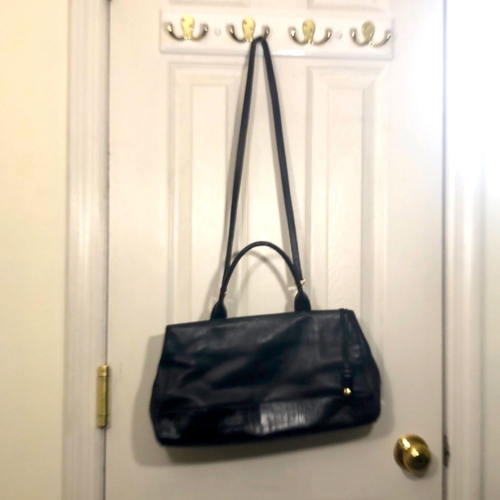 ETIENNE AIGNER VINTAGE BLACK LEATHER CROSSBODY 15" X 7" X 2 1/2" PREWORN